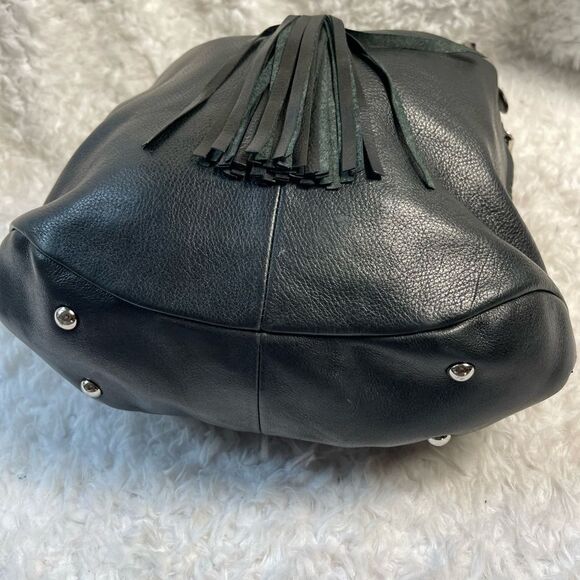 B Makowsky black leather bucket drawing string medium shoulder bag tasse… - Picture 7 of 13